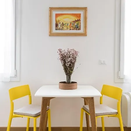Canonica Apartman Bologna