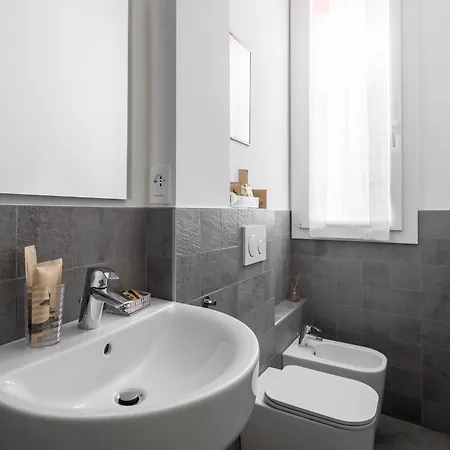 Canonica Apartment *