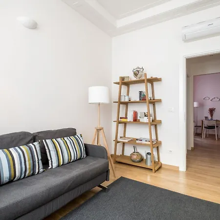 Apartment Canonica *