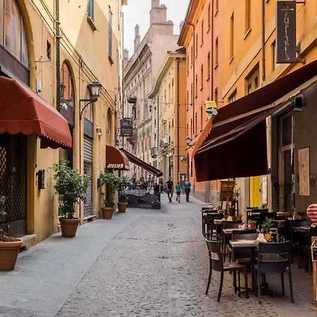 Canonica Apartment Bologna