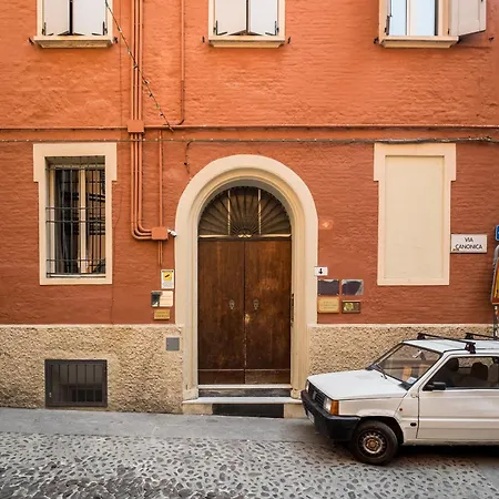 Canonica * Bologna