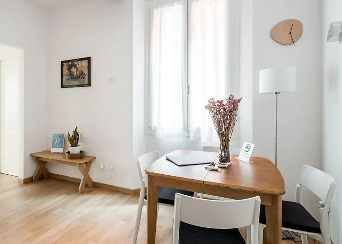 Canonica * بولونيا